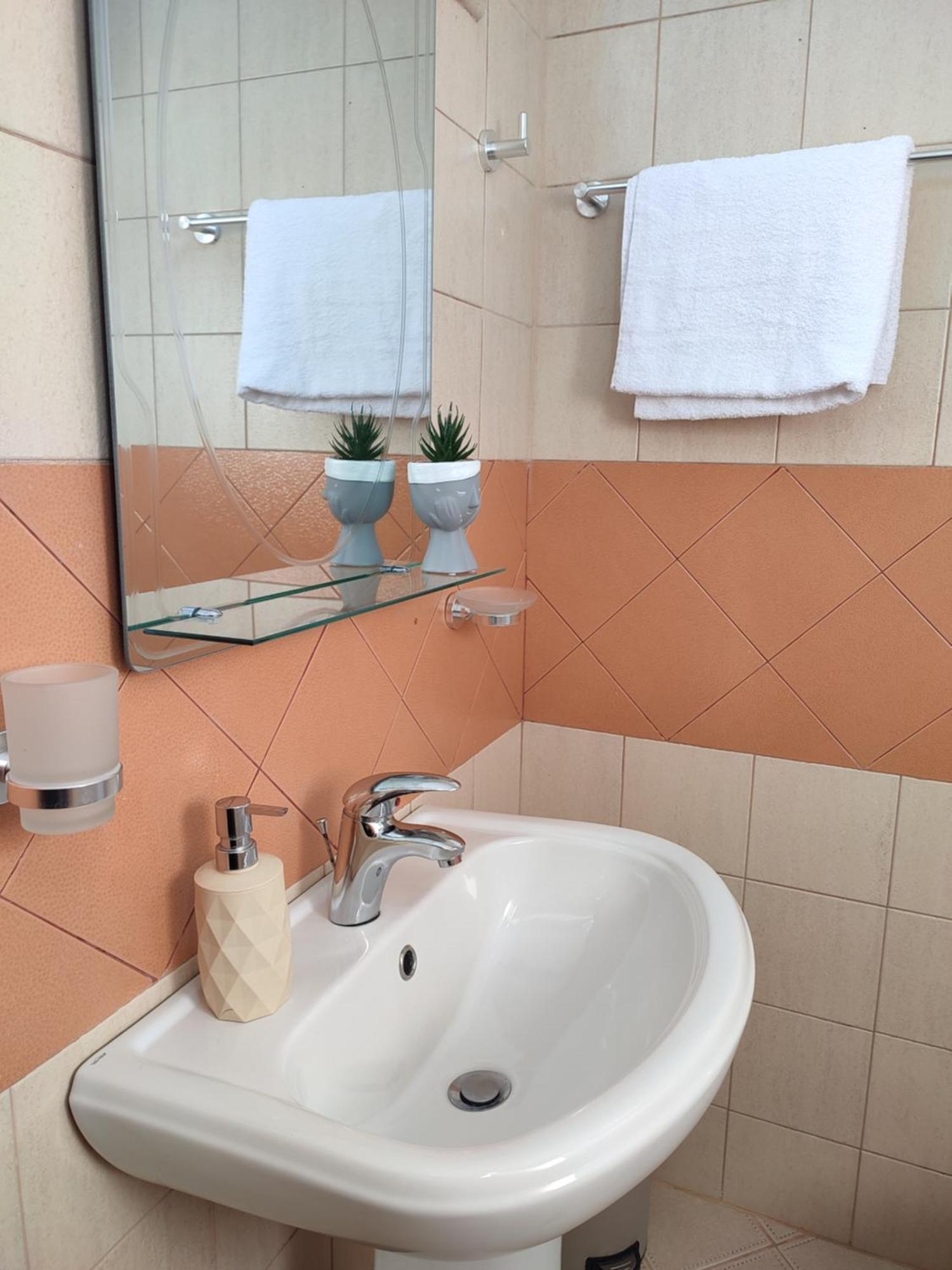 Lb Apartments Тирана Экстерьер фото